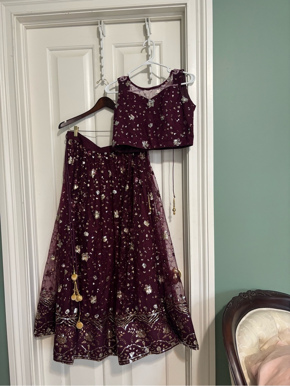 Women’s beautiful Burgundy Floral Embellished Lehenga Set Medium - Picture 4 of 16